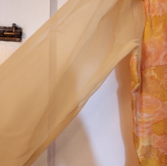 🌟60's Yellow Dress🌟 - Picture 4 of 6